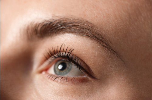 Greffe de sourcils ratée : que faire ?