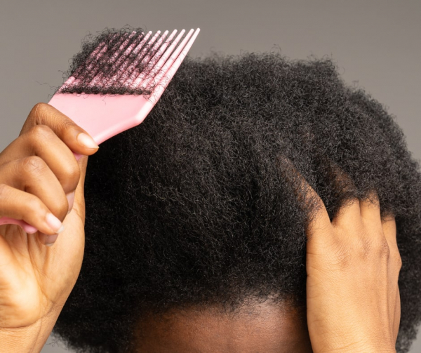 Greffe de cheveux sur cheveux crépus/afro